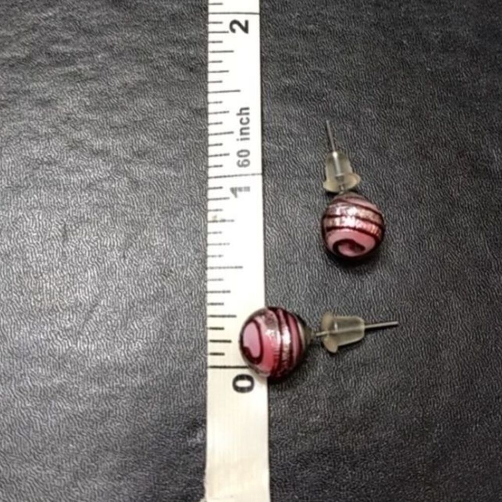 Round pink swirly earrings - Picture 6 of 8